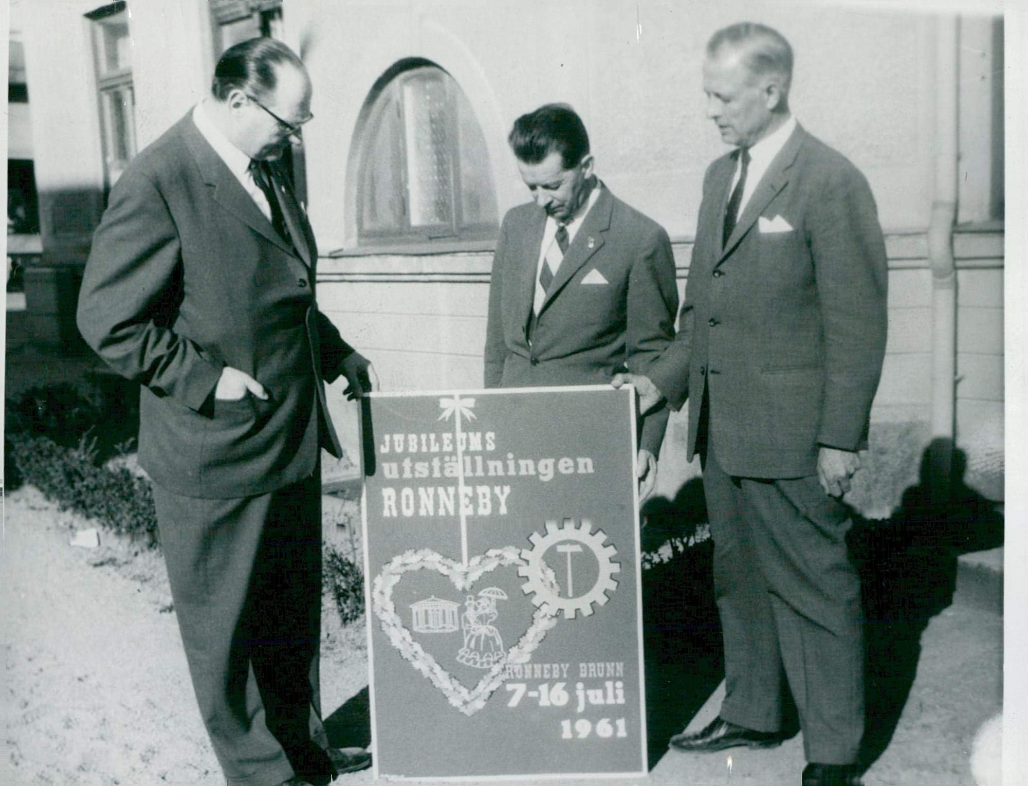 Vintage photo of Chairman of the working committee, consul Axel Nilsson, DK chairman Helge Magnusson and parliamentarian Thure Andersson