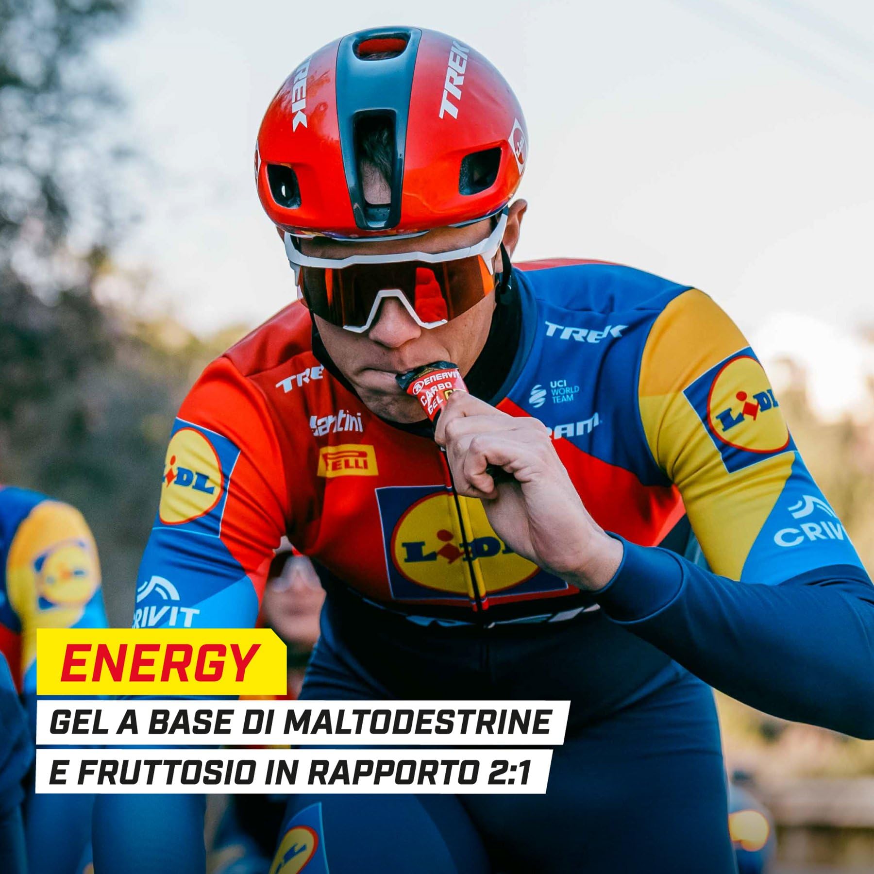 Enervit, Carbo Gel C2:1PRO con Caffeina, Gel Energetico 40g di Carboidrati, Per Attività ad Alta Intensità, +50% di Carboidrati Assorbiti, Gusto Cola, Senza Glutine, Alta Digeribilità, 24 Pack da 60ml