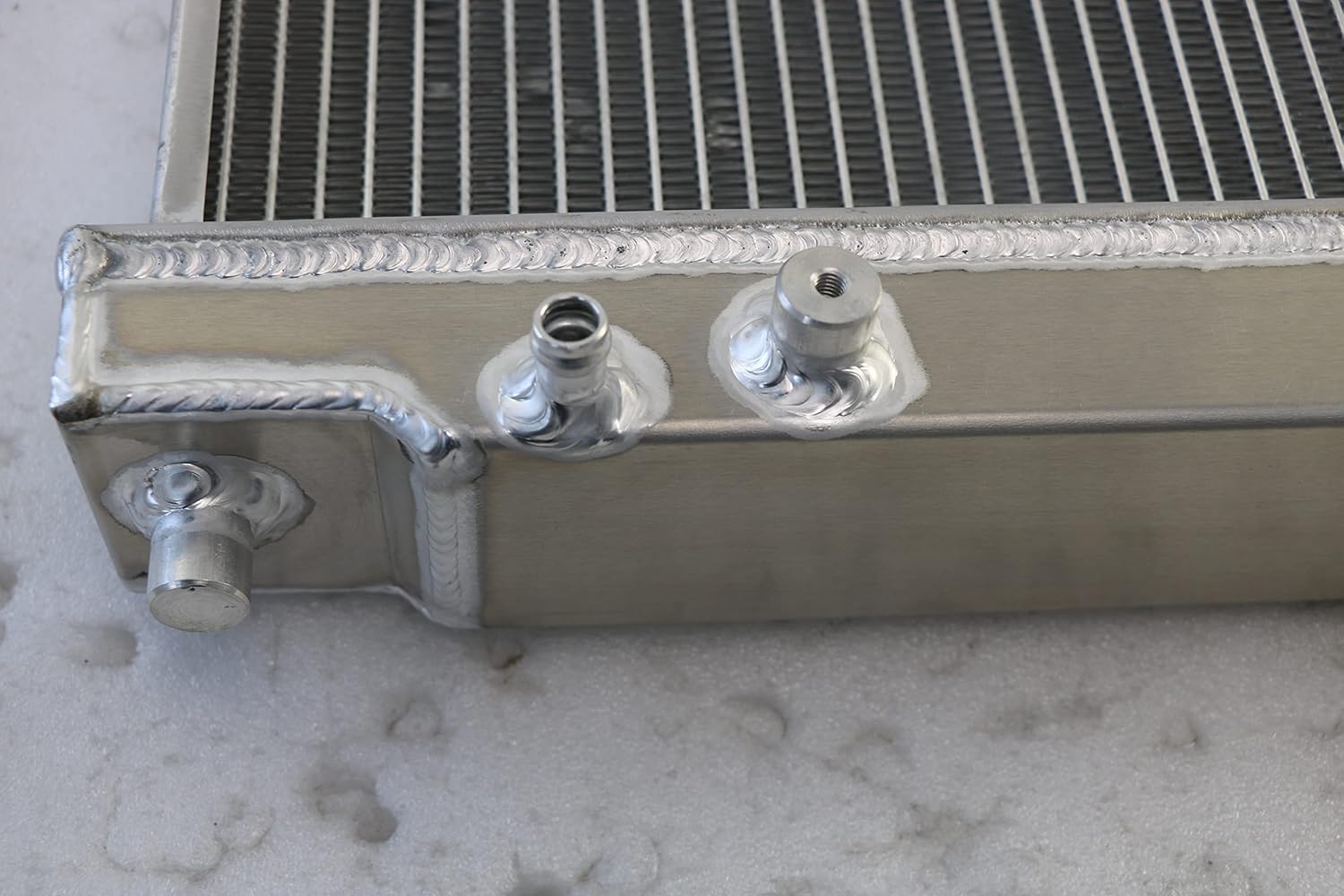 Aluminum Radiators for 1999-2005 2000 2001 2002 2003 2004 Ford F250 F350 F450 6.8 7.3 Powerstroke V8 V10, 1 Row Radiator Radiador 99 01 02 03 04 05