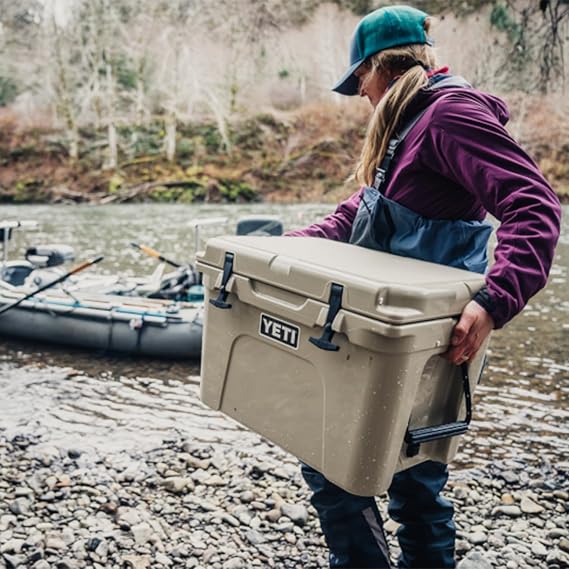 YETI Tundra 35 Cooler, Big Sky Blue