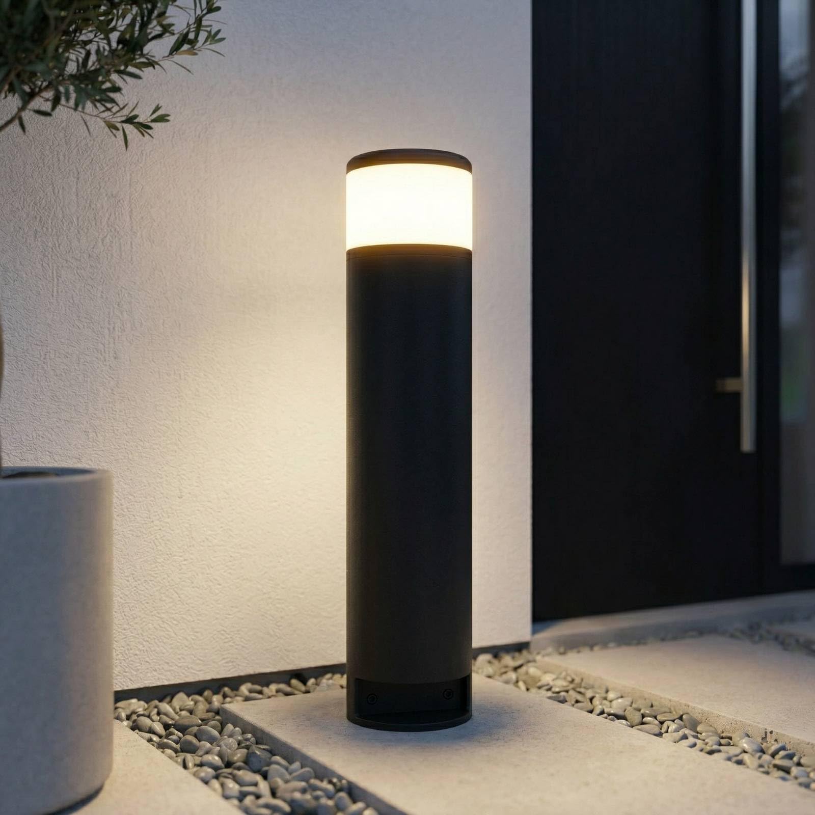 Lucande Lampada da con 2 prese corrente, Paletto luminoso Segnapassi in Alluminio, Lampioncini da giardino esterno con attacco elettrico, Lampada da esterno IP44, lampadina esclusa (1x G9)