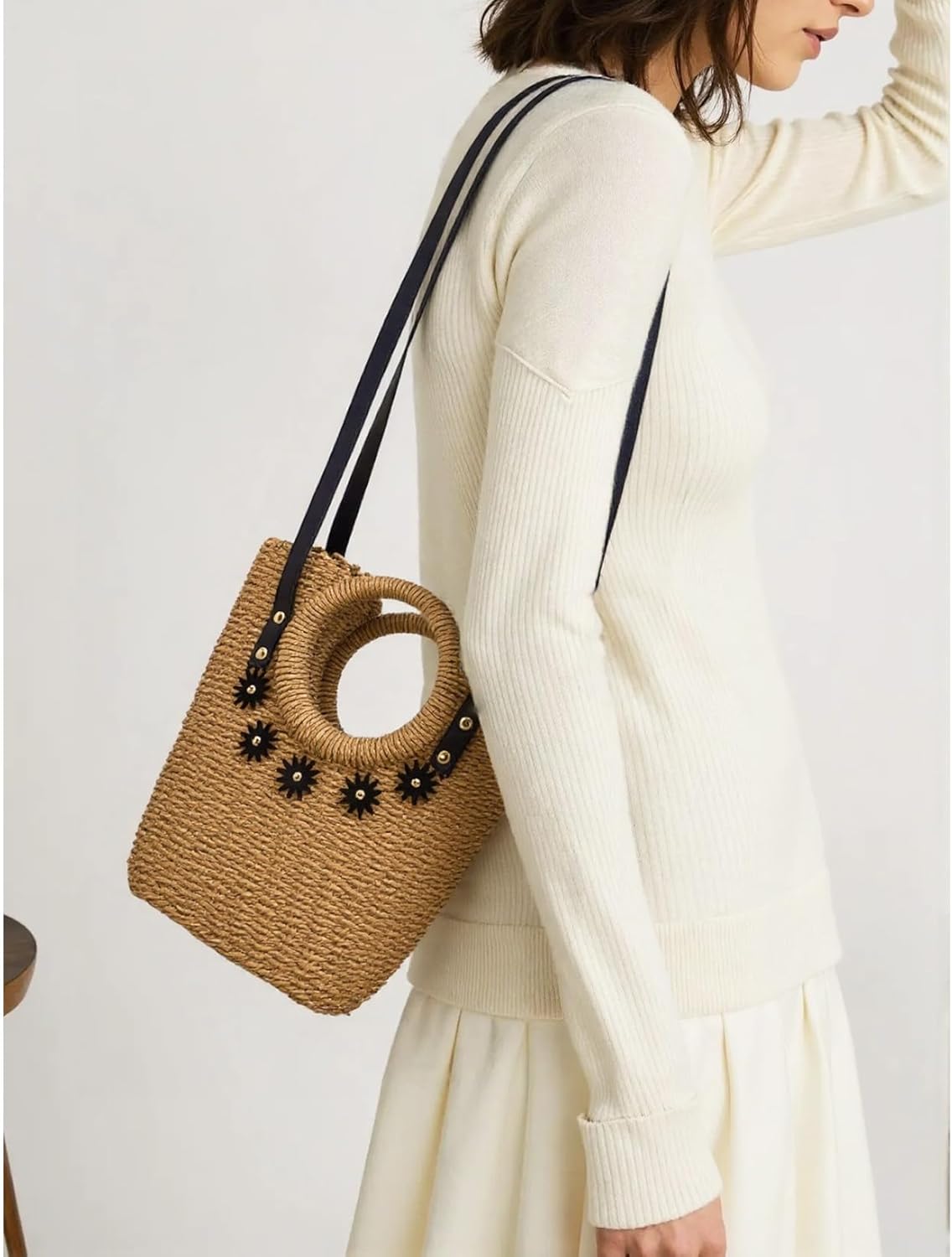 Small Beach Purse Straw Bag Vacation Handbags Summer Woven Straw Purse Tote Bucket Shoulder Bag Cute Purses For Women