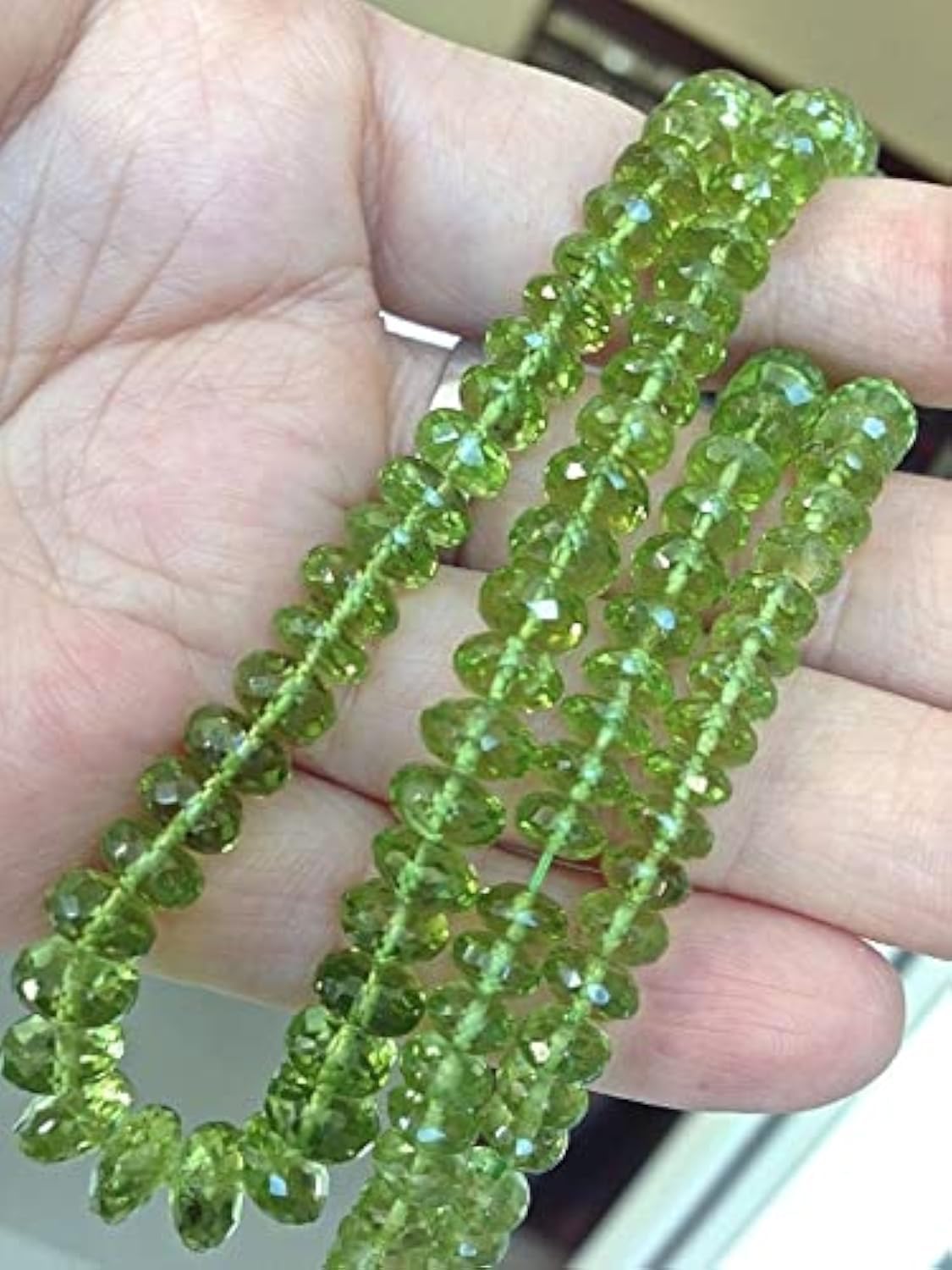 Peridot vert en fil de 13 pouces idéal pour concevoir vos colliers d'été artisanaux
