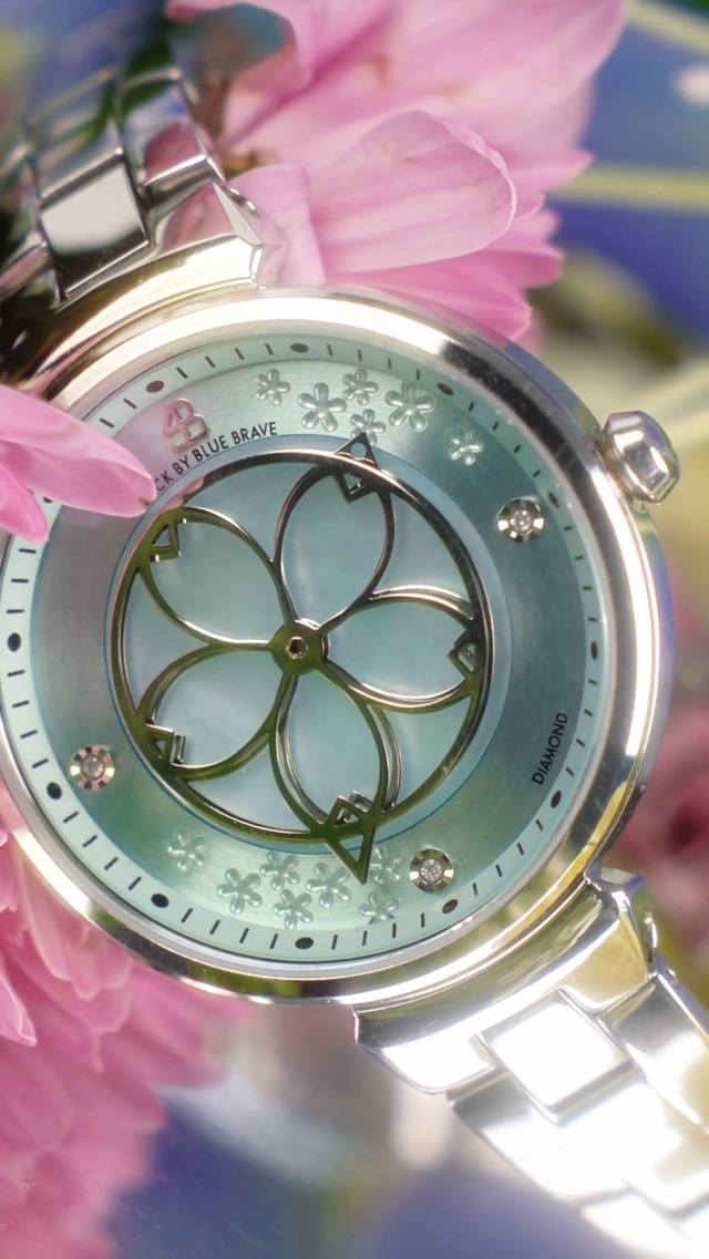 BLACK BY BLUE BRAVE 桜デザイン時計 Amazon.com: BLACK BY BLUE BRAVE Diamond Watch for Women, Cherry