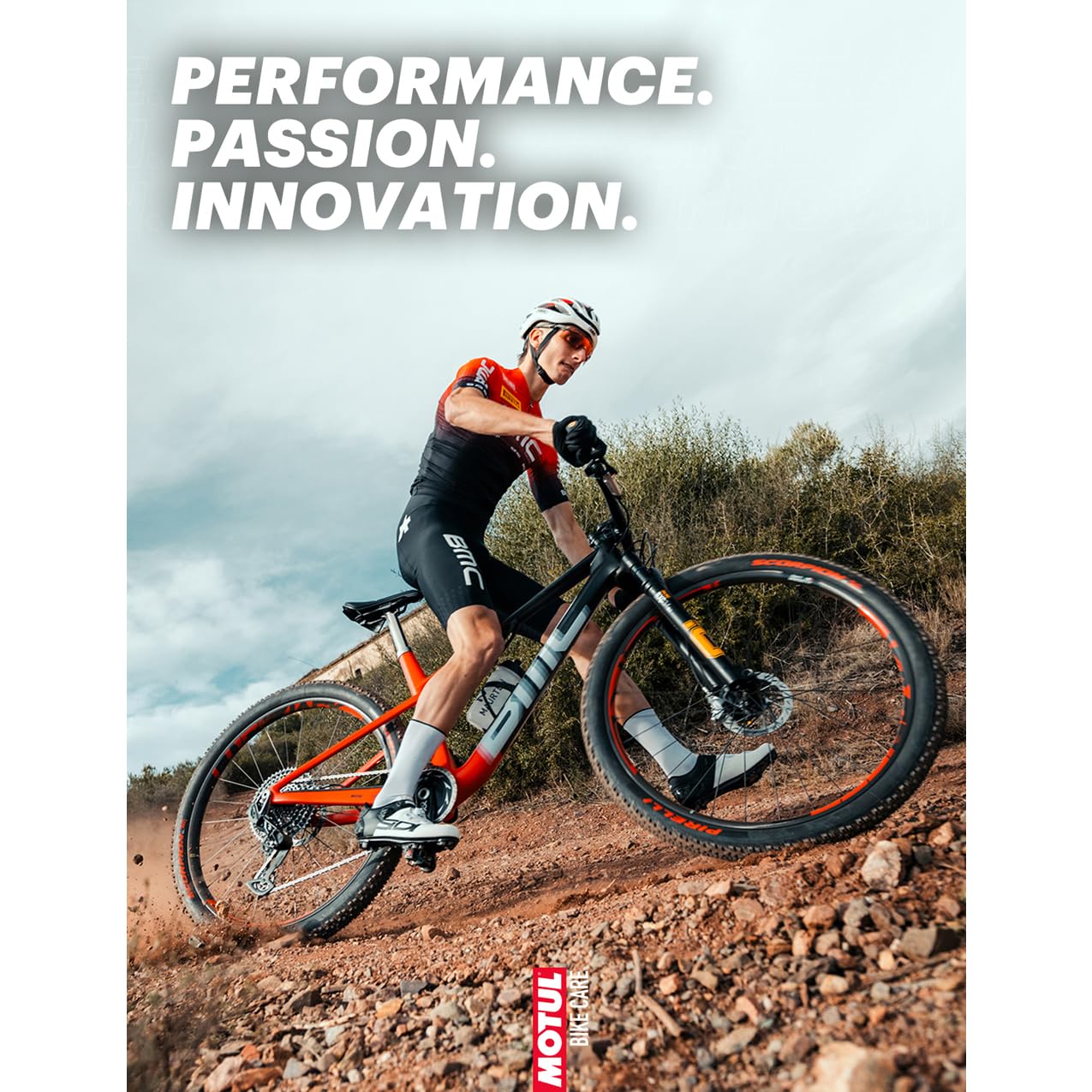 Motul - Liquide Préventif Anti-Crevaisons VTT Tubeless - Pneus Sans Chambre à Air - Petites et Moyennes Crevaisons - Compatible VTT Électriques - Bike Care Tire Sealant Off Road - 500 ml