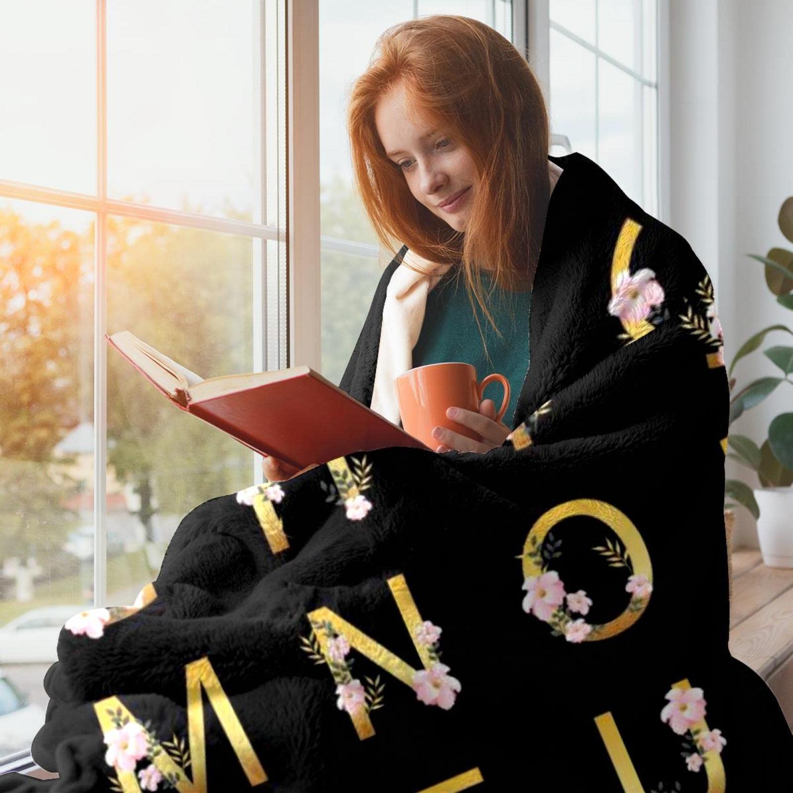 Coperta in pile con fiori dell'alfabeto per divano, divano o letto