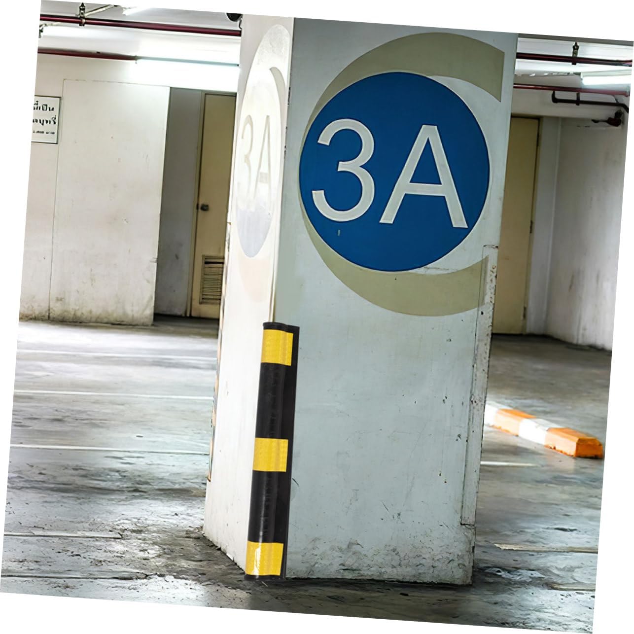 2Pcs Rubber Corner Guards Reflective Wall Protectors for Warehouses and Parking Spaces Easy Install Vehicle Damage Prevention Wall Padding for Enhanced Safety