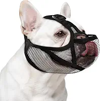 OHCOZZY Focinheira de buldogue francês, focinho curto macio ajustável com orifício para os olhos para buldogue francês, pug, shih tzu, mastigação de anit, permite beber e alimentar (P, preto)