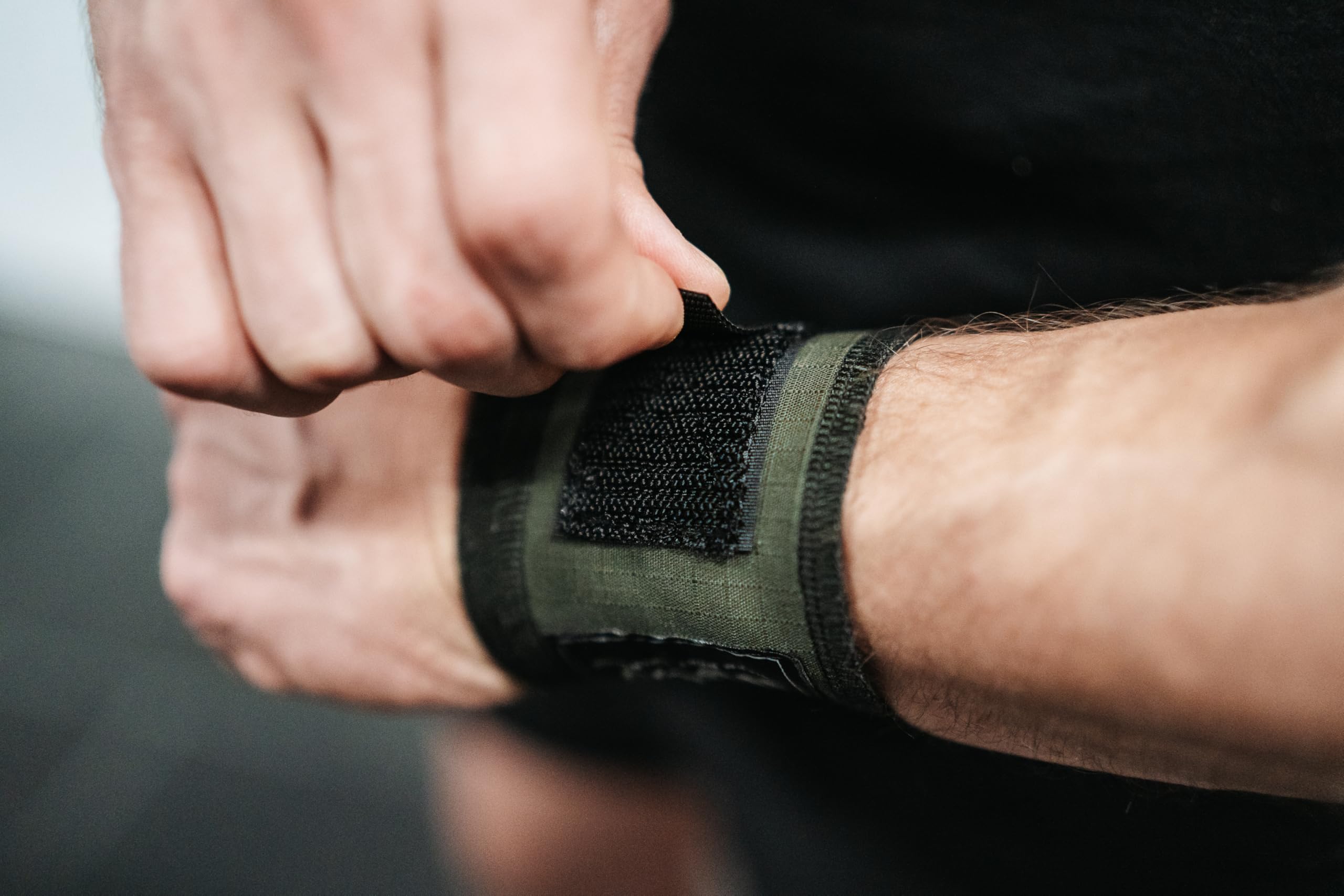 WARM BODY COLD MIND Muñequeras de Algodón de Primera Calidad para Levantamiento de Pesas - Cotton Wrist Wraps Crossfit, Bodybuilding, Peso Muerto, Gimnasio, Entrenamiento, Fitness, Weightlifitng