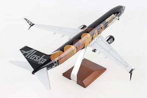 Miniatura 4 de Skymarks Daron Alaska 737-900ER Compromiso 1/100 con madera y engranaje SKR8287