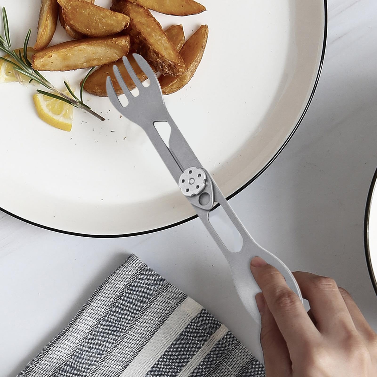 Spork Rotante In Titanio Posate Multifunzione Portatili Leggere Da Outdoor | Cucchiaio E Forchetta Pieghevoli 2 In 1 Per Sopravvivenza Stoviglie Da Campeggio Per Viaggi All'Aperto, Barbecue E Picn