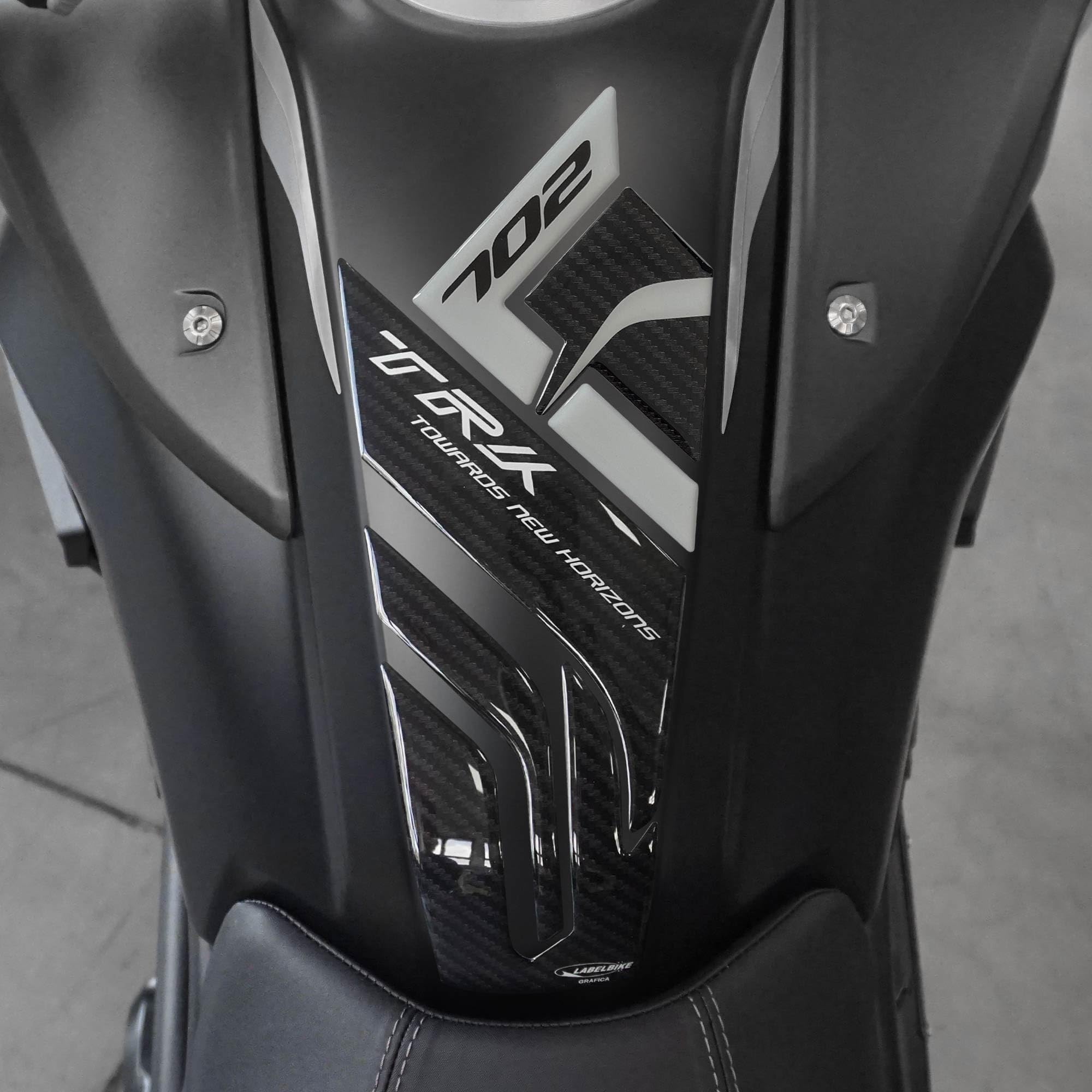 labelbike - Naklejka żelowa 3D na Zbiornik paliwa Motocykla kompatybilna z Benelli TRK 702 - Carbon-like