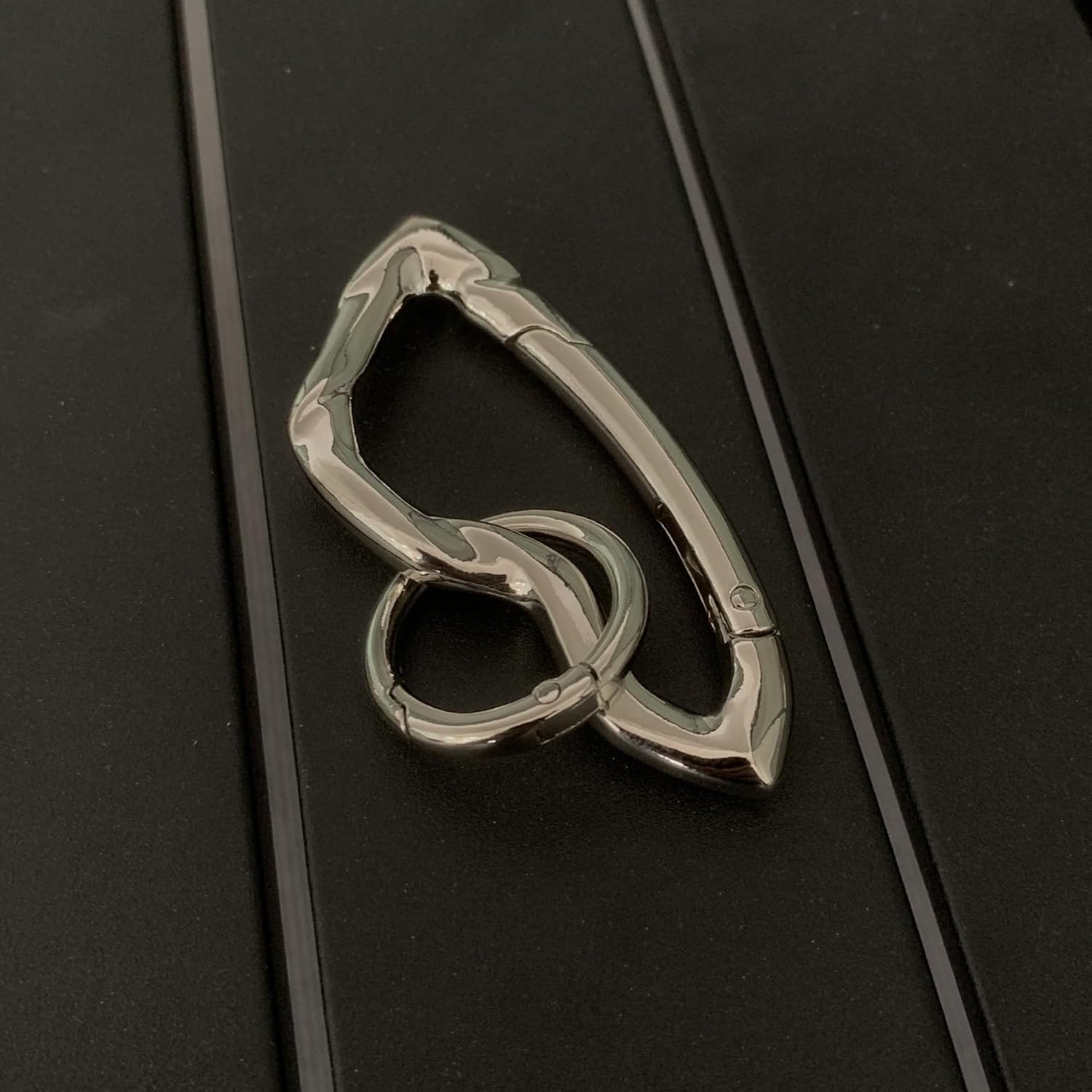 Cute Y2K Carabiner Keychain Clips Irregular Cool Multi-Use Large Heavy Duty Carabiner Hook Key Ring Outdoor Accessories Buckle - Image 3