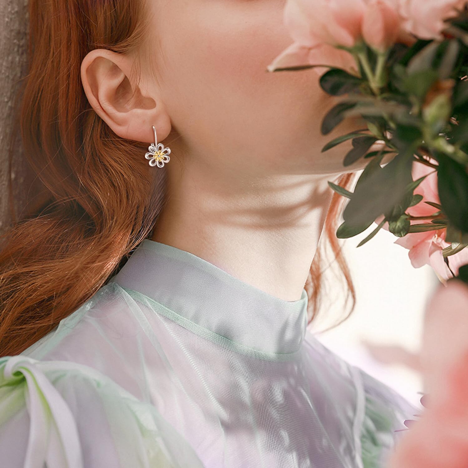 Orecchini Margherita Argento Sterling Placcato Oro Piccoli Orecchini Pendenti a Forma di Fiore Margherita con Chiusura Leverback Gioielli Cerchi Regali per Donne Fidanzata (Orecchini margherita)