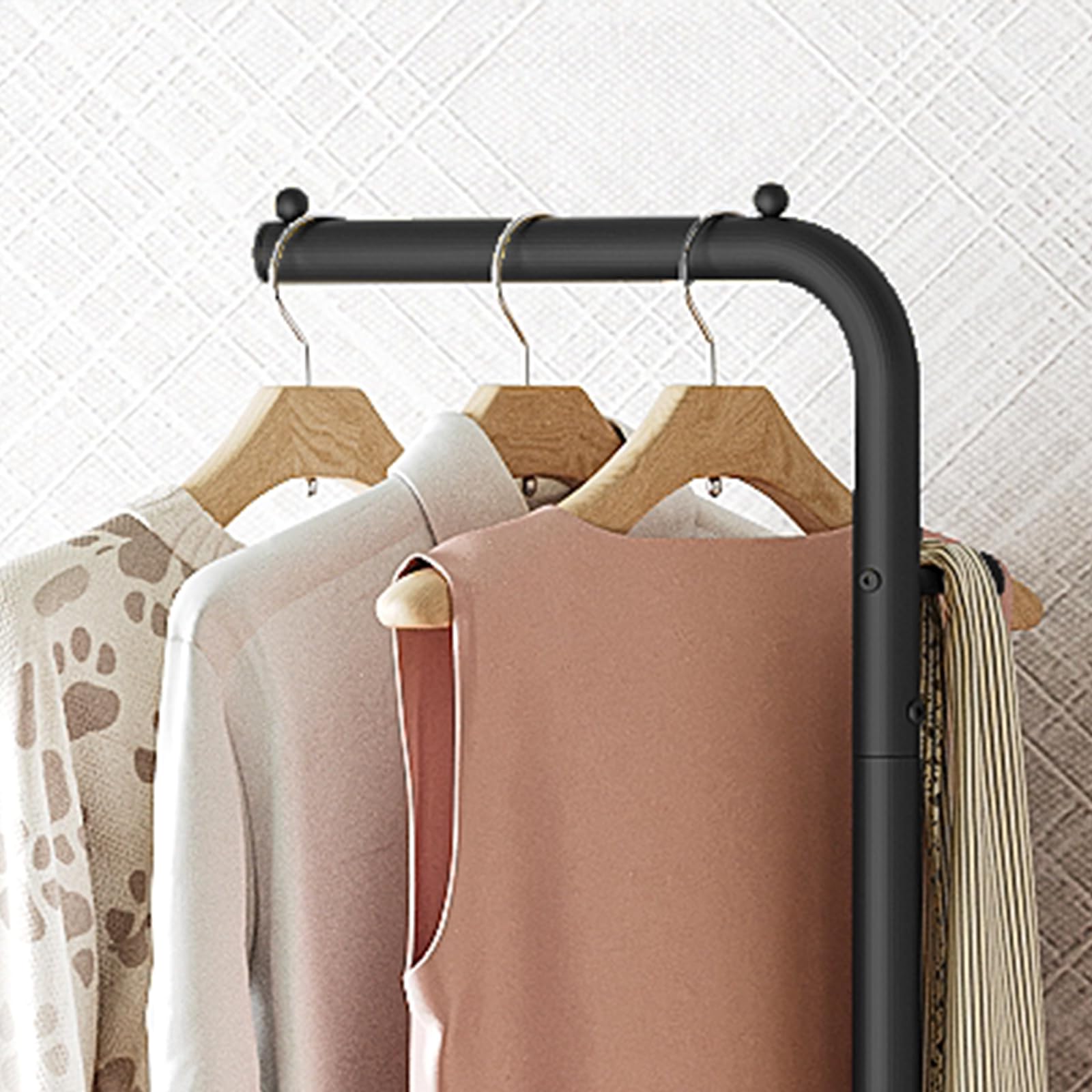 YATINEY Garderobenständer, freistehender Kleiderständer, Jackenständer, Garderobe mit 3 Haken, modern, für Eingangsbereich, Wohnzimmer, Schlafzimmer, Kleiderschrank, Schwarz XYM01BB