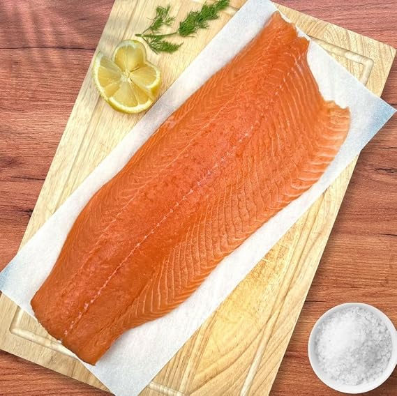 Raised Skinless Atlantic Salmon Fillet, Skinless Atlantic salmon, Mild, slightly sweet flavor that is tender, buttery, and moist with a medium-firm texture, 23g protein per serving 2.5 POUND