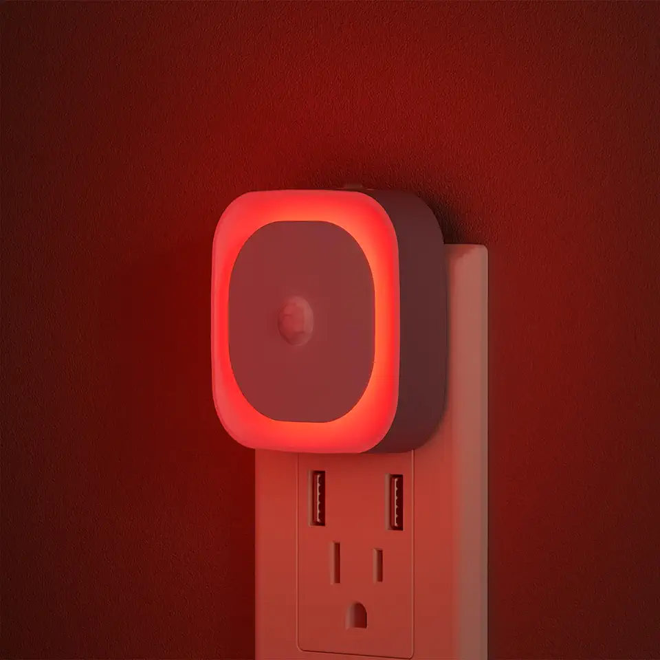 YUNLEX Pacote com 2 plugues de luz noturna vermelha para dormir com sensor de movimento e sensor do crepúsculo ao amanhecer, brilho suave, regulável, luzes LED para quarto, dormir, berçário, crianças