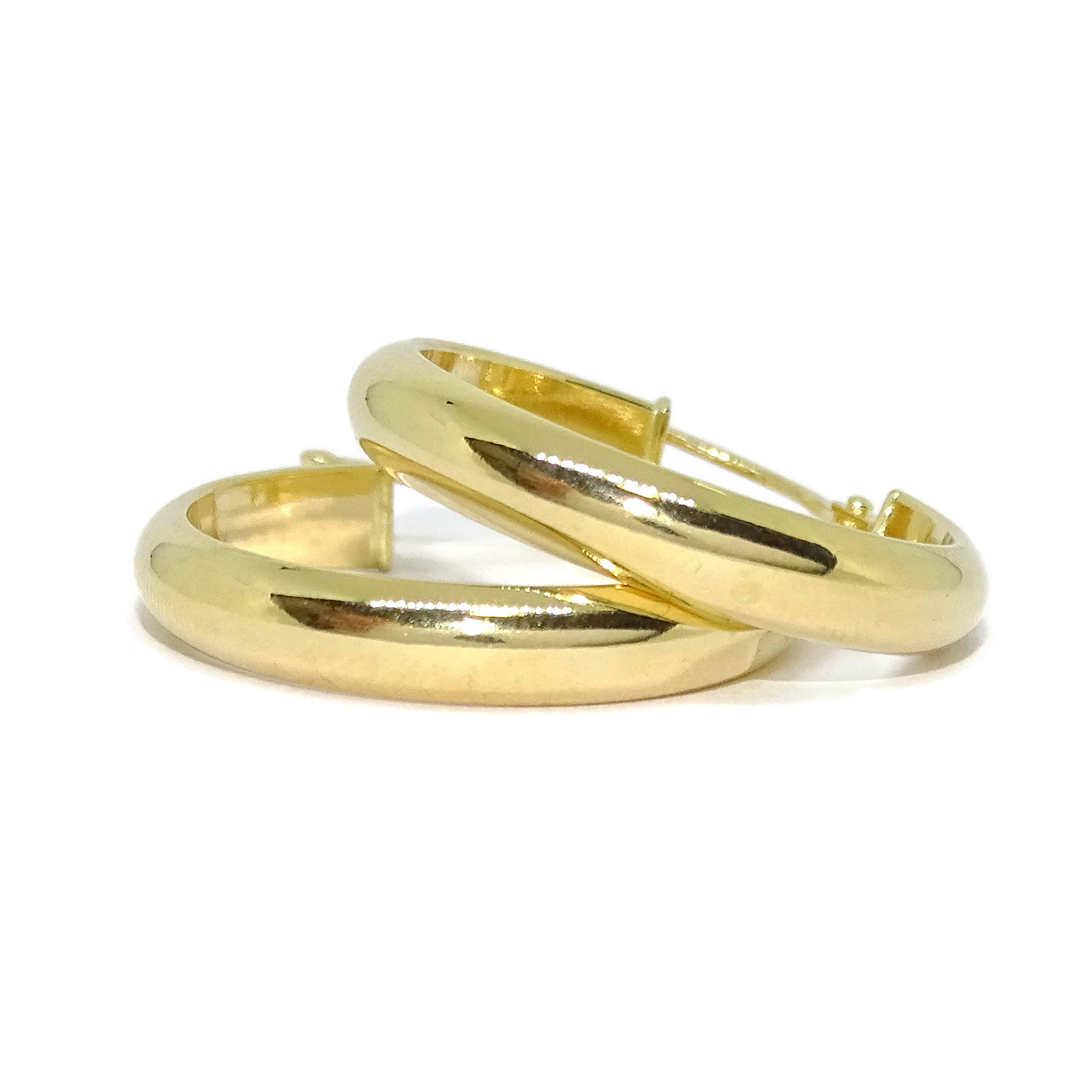 Orecchini a cerchio in oro giallo 18 K con tubo mezza canna da 4 mm di larghezza per 2,3 cm di diametro esterno. 2,10 gr di oro 18 k; un regalo davvero speciale per donna., Oro 18 carati