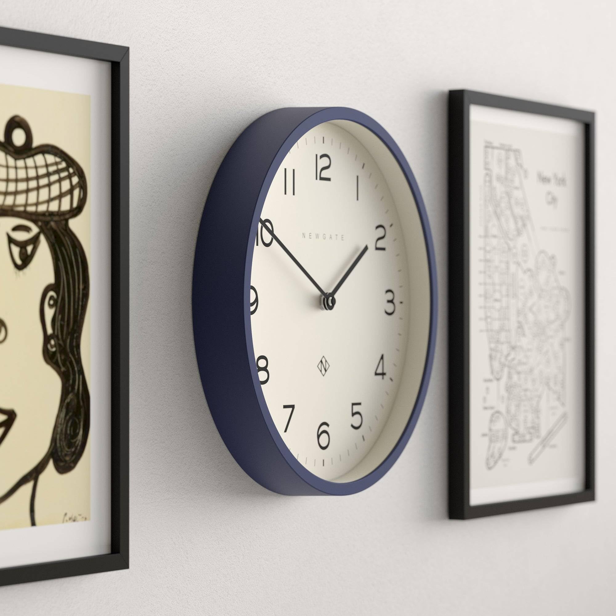 Amazon.com: NEWGATE® Number Four Echo wall Clock | Modern Round