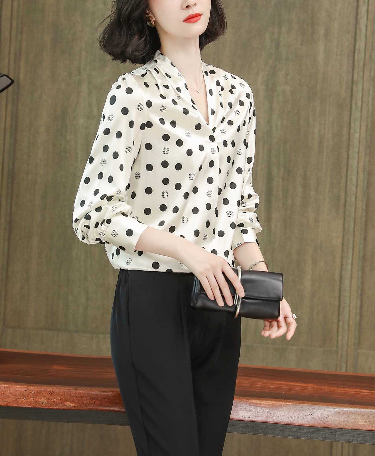 Valin Blusa de seda para mujer con estampado de puente, blusa de manga larga con cuello en V, blusa de seda, S3517