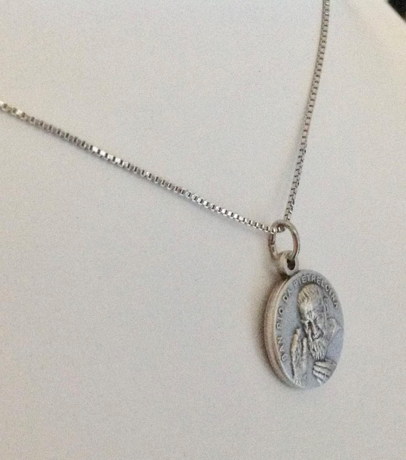 I G J MEDAL OF SAINT PIO OF PIETRELCINA (PADRE PIO) WITH CHAIN - MADE IN HIGH RELIEF - 100% MADE IN ITALY - Image 3