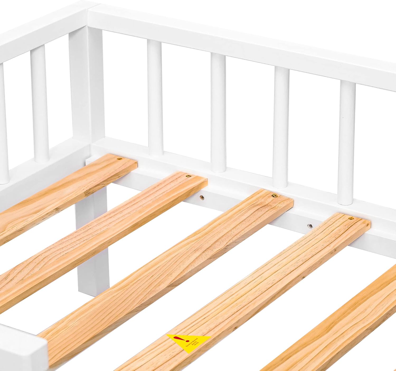 Image showing the safety rails and the 72 cm wide entrance of the bed