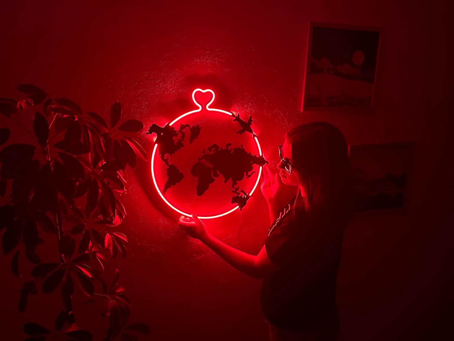 World Map Wall Sign, Neon Metal Wall Art, World Map Decor, Neon Wall Decor, Neon Wall Sign, LED Light Decor, Home Office Hotel Cafe Bar Pub Wall Decor (Without Remote Control)
