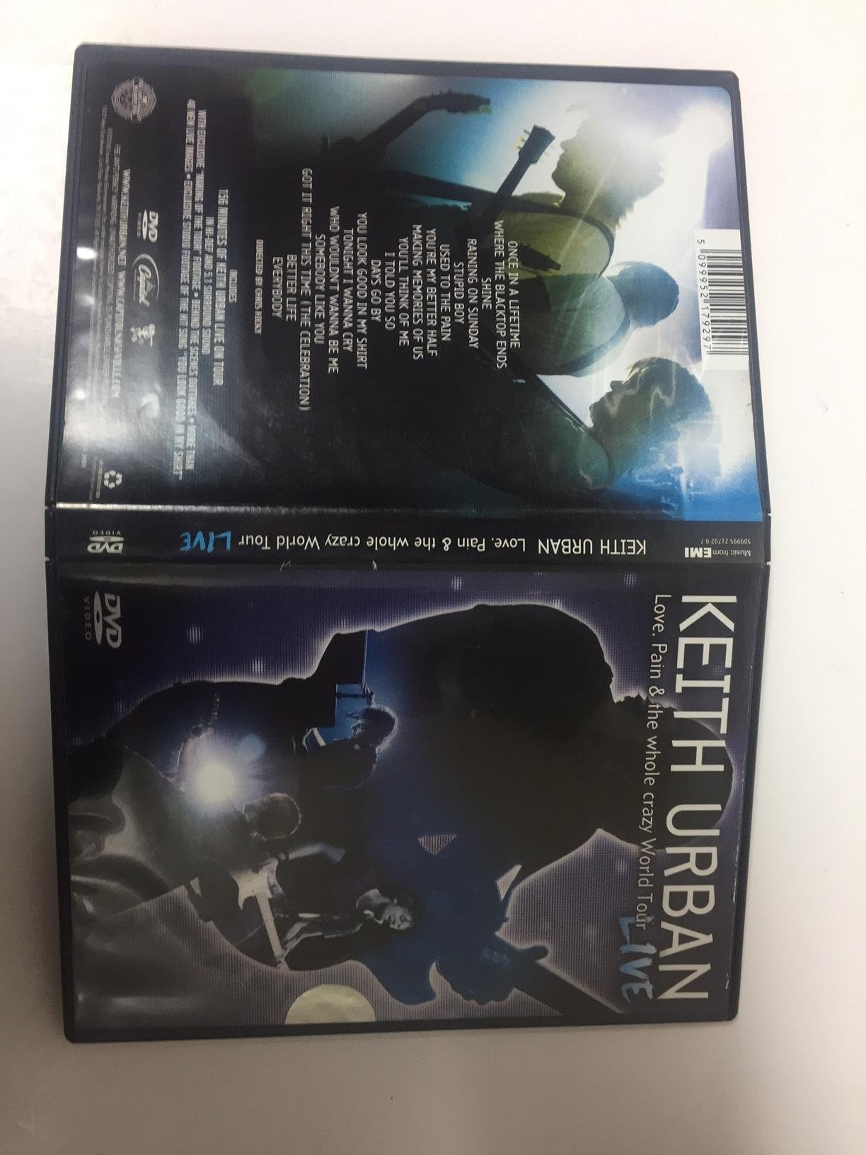 Keith Urban: Love, Pain & the Whole Crazy World Tour - Live