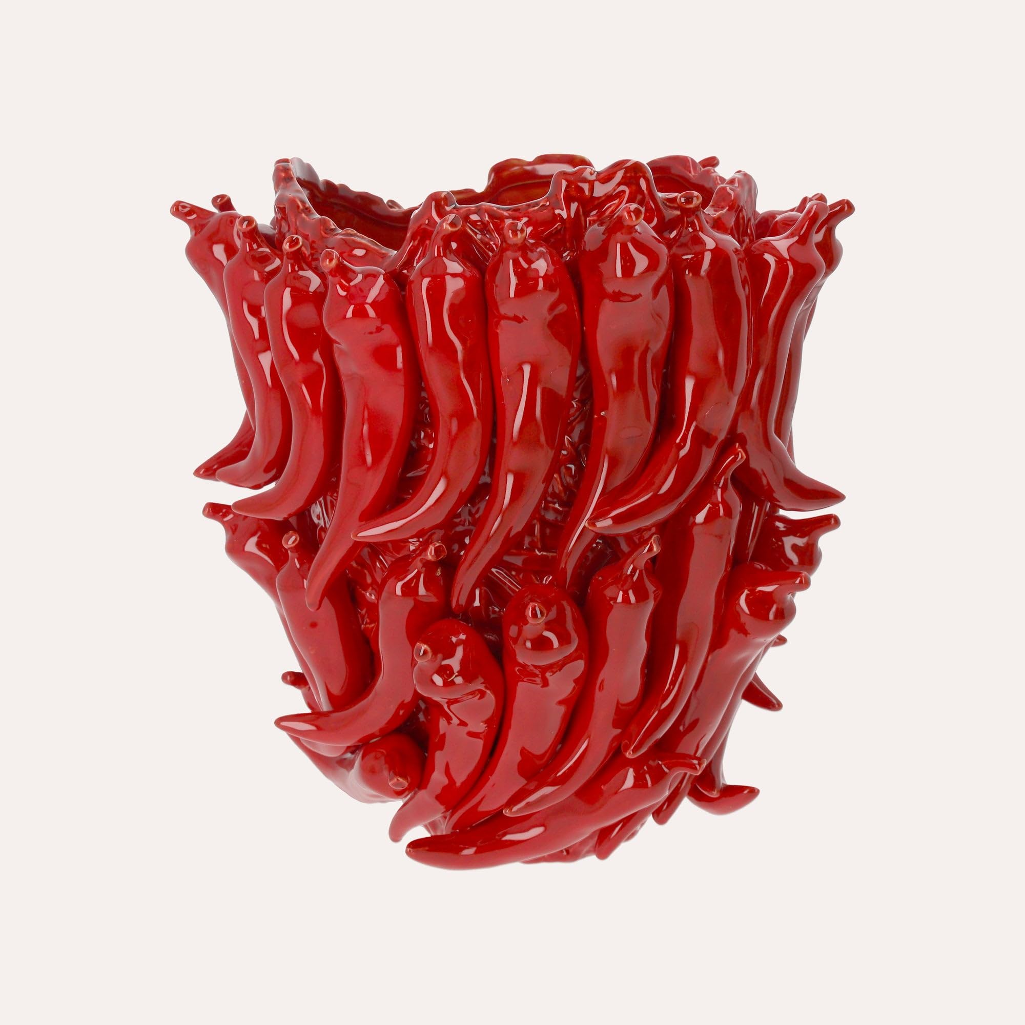 Vase en céramique rouge à offrir pour une décoration de table de prestige