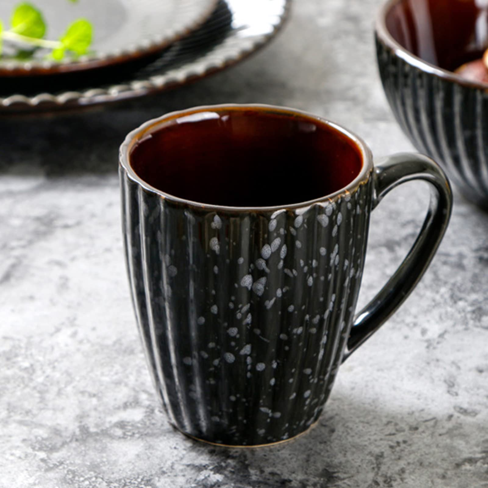16-częściowy porcelanowy zestaw naczyń dla 4 osób, zestaw naczyń z talerzami obiadowymi, talerzami deserowymi, salaterkami i kubkami, nadaje się do kuchenki mikrofalowej i zmywarki