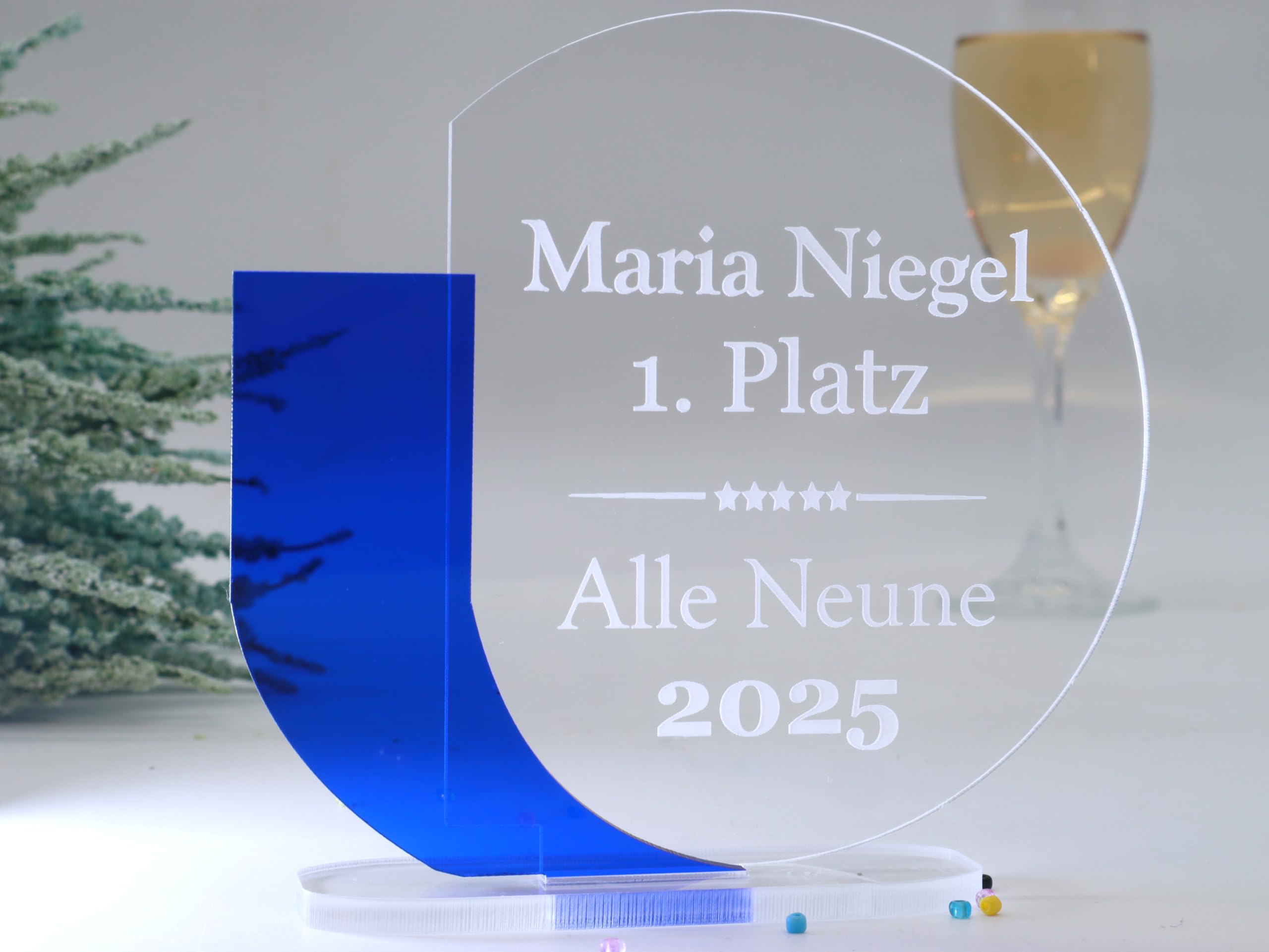 Elegante Trophäe aus Acrylglas – Individuelle Gravur – Moderne Auszeichnung & Award