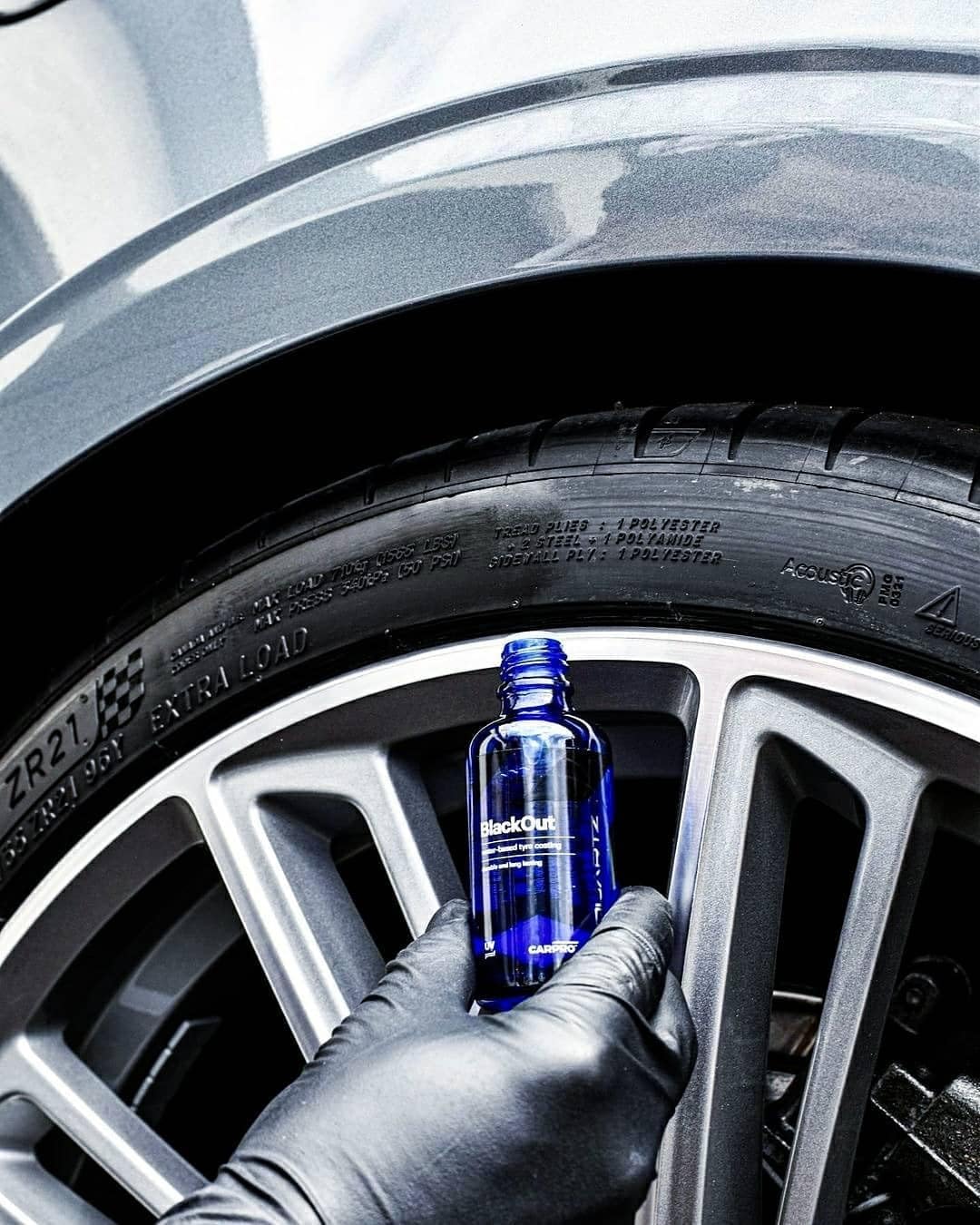 CARPRO CQUARTZ Blackout - Tire Coating and Dressing for Trim and Rubber, Polysiloxane and Durable on Unpainted Resin Materials (50mL)