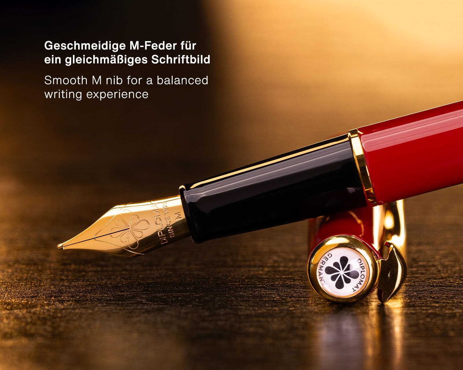 Diplomat Traveller Dark Red Gold zestaw piór wiecznych z metalu, w zestawie z etui na długopisy ze skóry, atrament do pisania w kolorze królewskiego błękitu i konwerterem atramentu, pióro ze stali