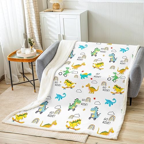 Manfei Bonita manta de dinosaurio de dibujos animados con nubes de arcoíris para sofá, manta de cama de monopatín de dinosaurio para decoración de