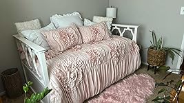 Review Image by B. Adame B. Adame