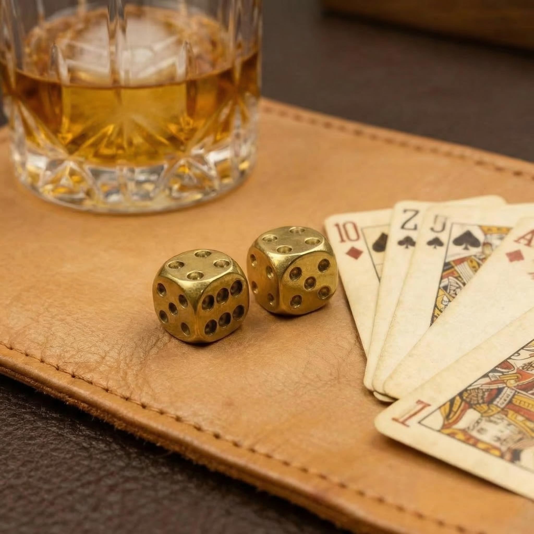 Set di 5 dadi classici in ottone massiccio, dadi portatili in rame per famiglia, campeggio, feste per adulti, dadi da gioco pesanti lucidati con eccellente tocco in mano