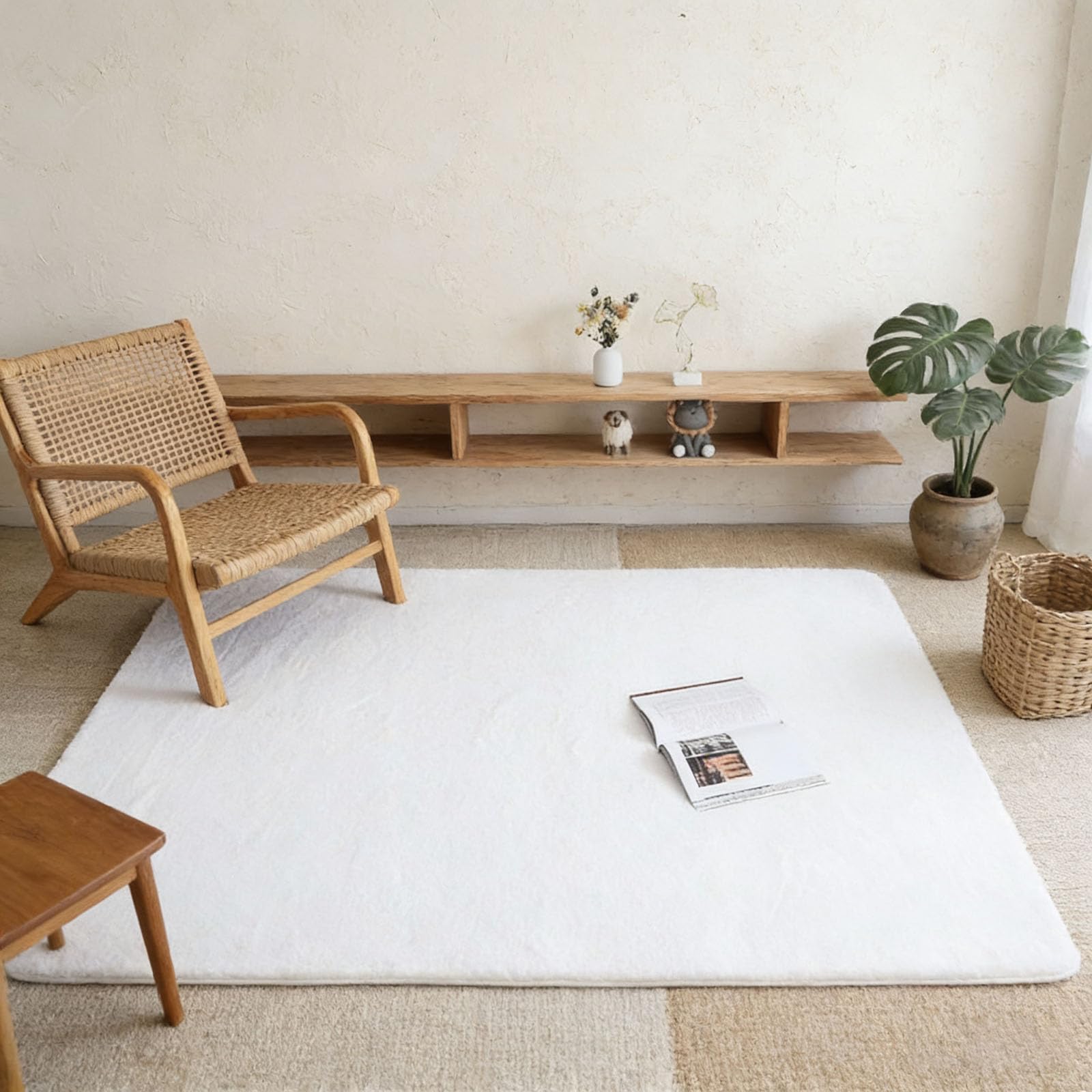 Tapis design moderne monochrome blanc 180x240 cm à texture douce et rase