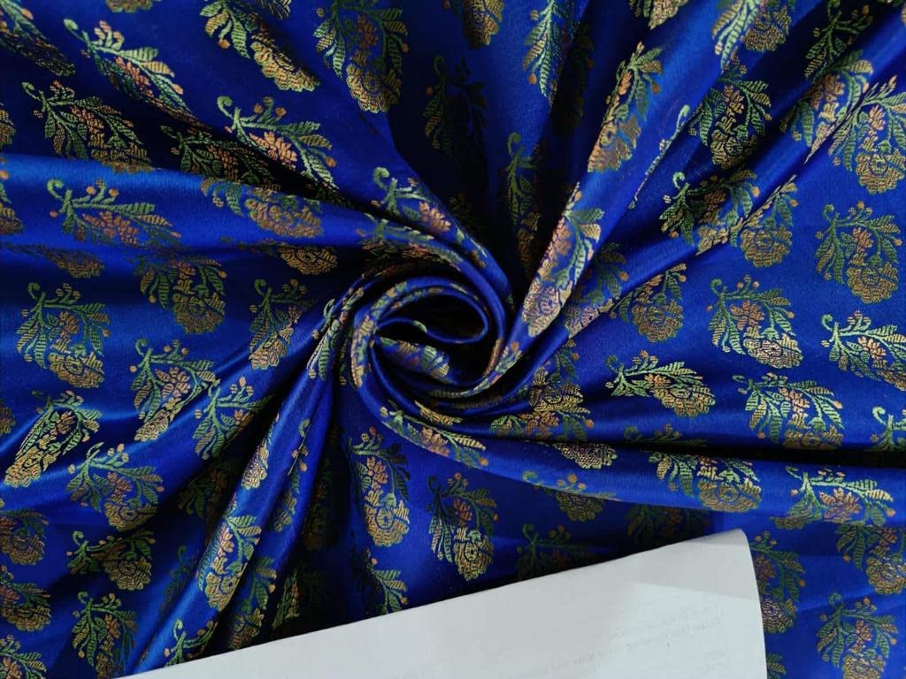Tissu brocart floral bleu BRO849 : la solution pour des créations sans affaissement - 5