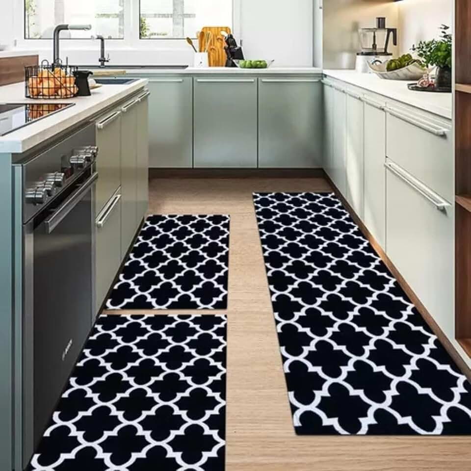 Jogo de Tapetes de Cozinha Kit com 3 Peças Modelo Kairós Fácil Limpeza, Reforçados e Pode Lavar na Máquina, Arabesco Preto