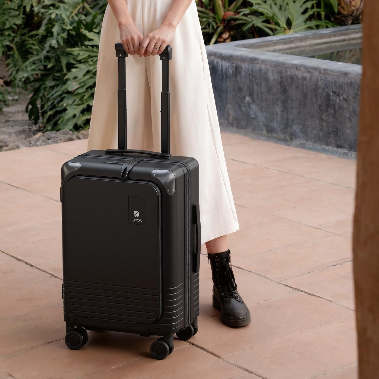 Top Opening Expandable Lightweight PC Hard Shell Suitcase, 20 Inch Carry On Luggage with TSA Lock, 360 Silent Spinner Wheels, Cup Holder, Ideal for Business Travel (Black, Carry-On 20-Inch)