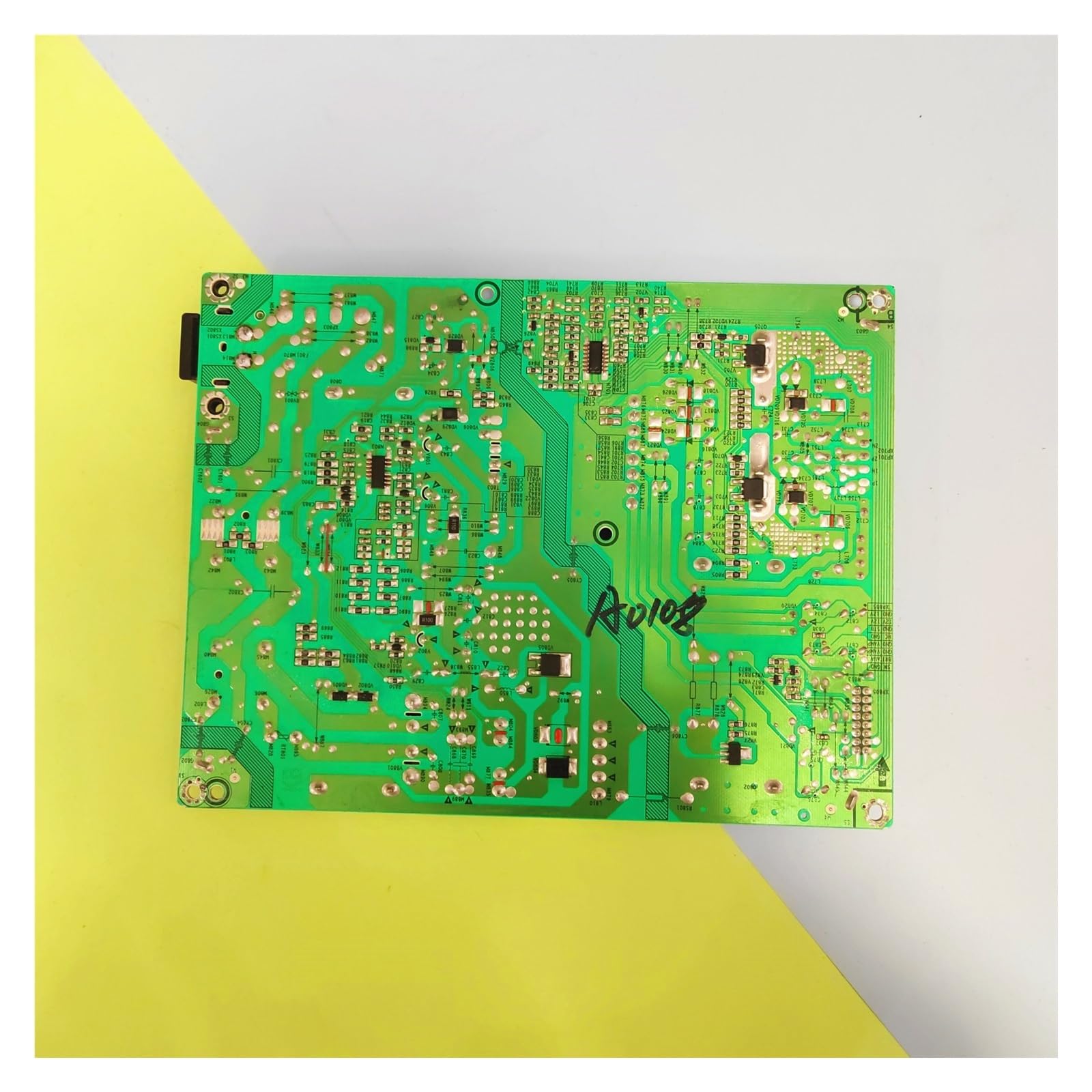 utilisé pour la carte d'alimentation Hisense 65A52F RSAG7.820.8718/ROH  6