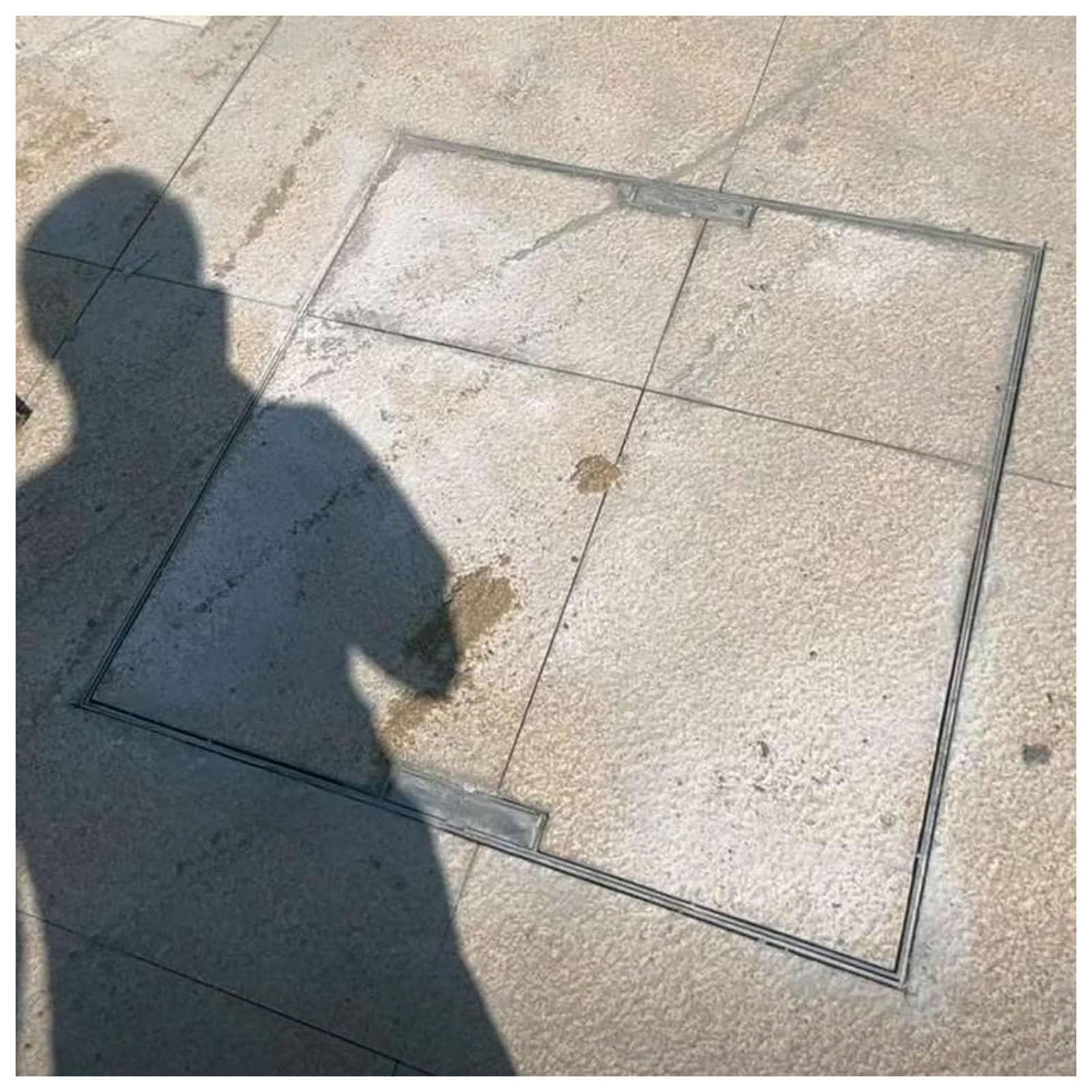 HOFSSI Invisible Manhole Cover and Frame Stainless Steel, Customizable Square Recessed Septic Tank Lid with Base, Sewage Basin Cover for Driveway Walkways Courtyards Gardens(45x45CM(17.7X17.7IN))