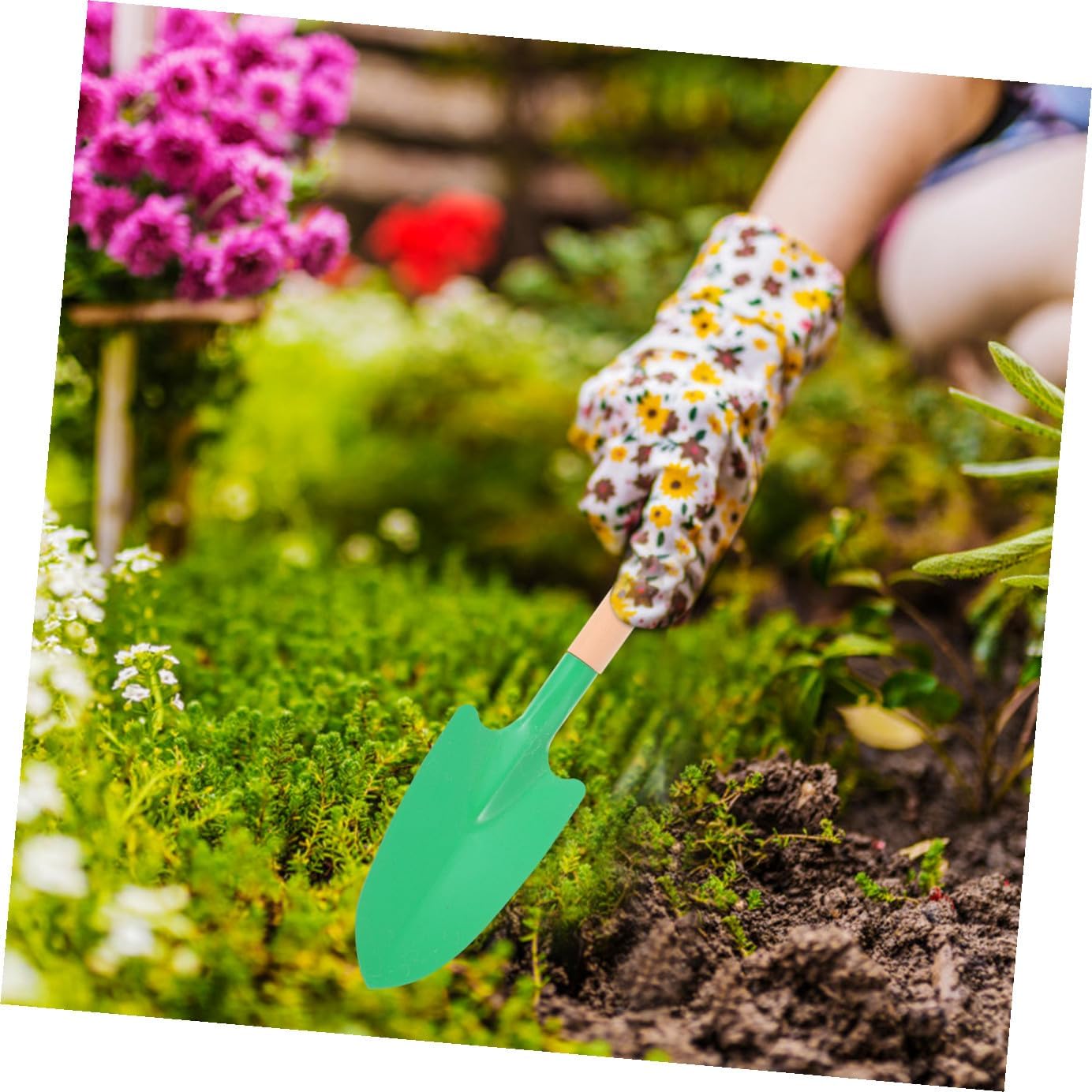 10 Pcs Small Gardening Shovels with Wooden Handles Multifunctional Planting Spades for Soil Loosening and Weeding Lightweight and Portable Garden Tools for Plant Cultivation