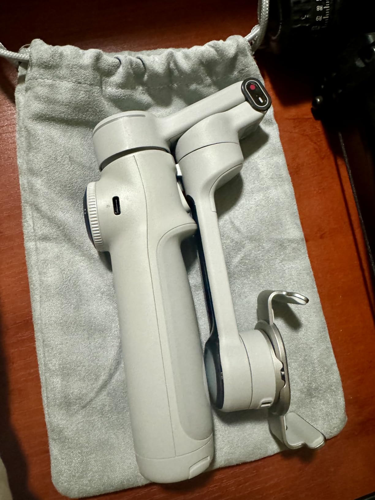 Best Phone Gimbals | Insta360 Flow 2 Series with AI Tracking