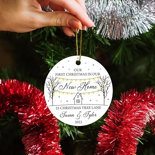Miniatura 5 de Adorno personalizable con texto en inglés Our First Christmas in Our New Home (Nuestra primera Navidad en nuestro nuevo hogar), adorno de Navidad