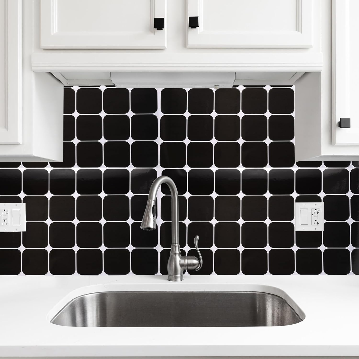 uxcell Black Checkered Wallpaper 15.7" x 197" Glossy Self-Adhesive Plaid Wallpaper Waterproof Peel and Stick Countertop for Home Kitchen Countertop Cabinet Bathroom