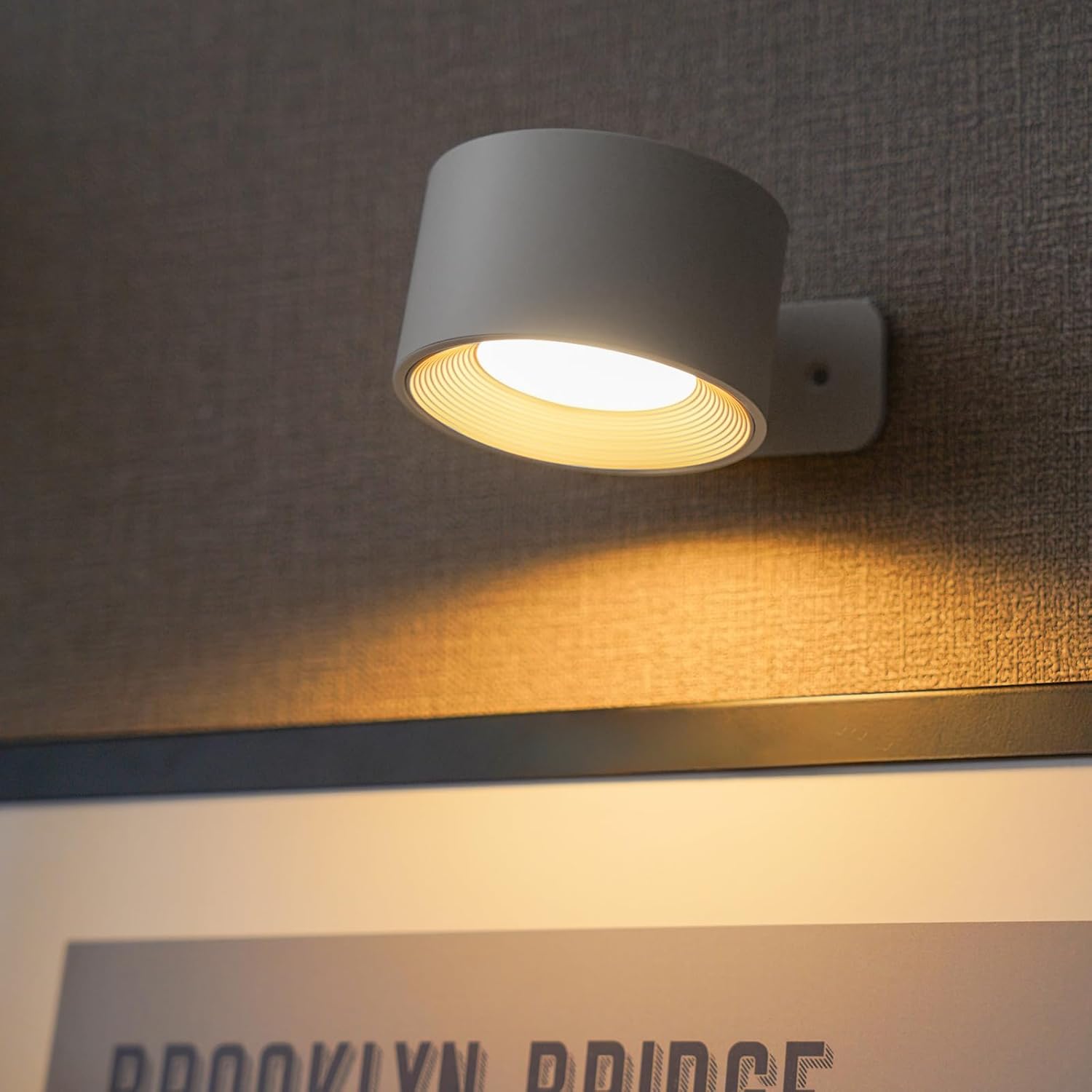 atRise LED ブラケットライト