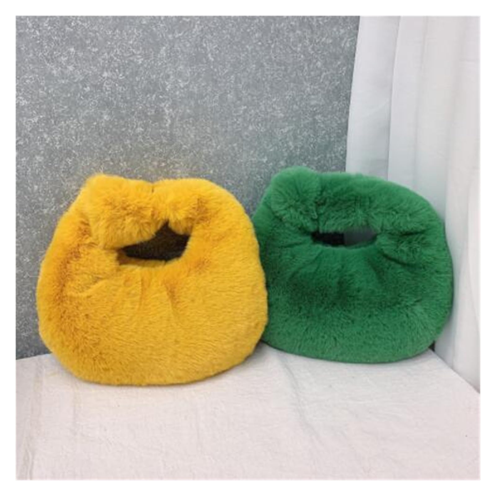 Borsa a tracolla da donna in peluche Borsa a mezzaluna piccola da donna, borsa da polso in peluche calda e di lusso for donna, borsa da donna alla moda con manico corto e pochette in pelliccia(Black)
