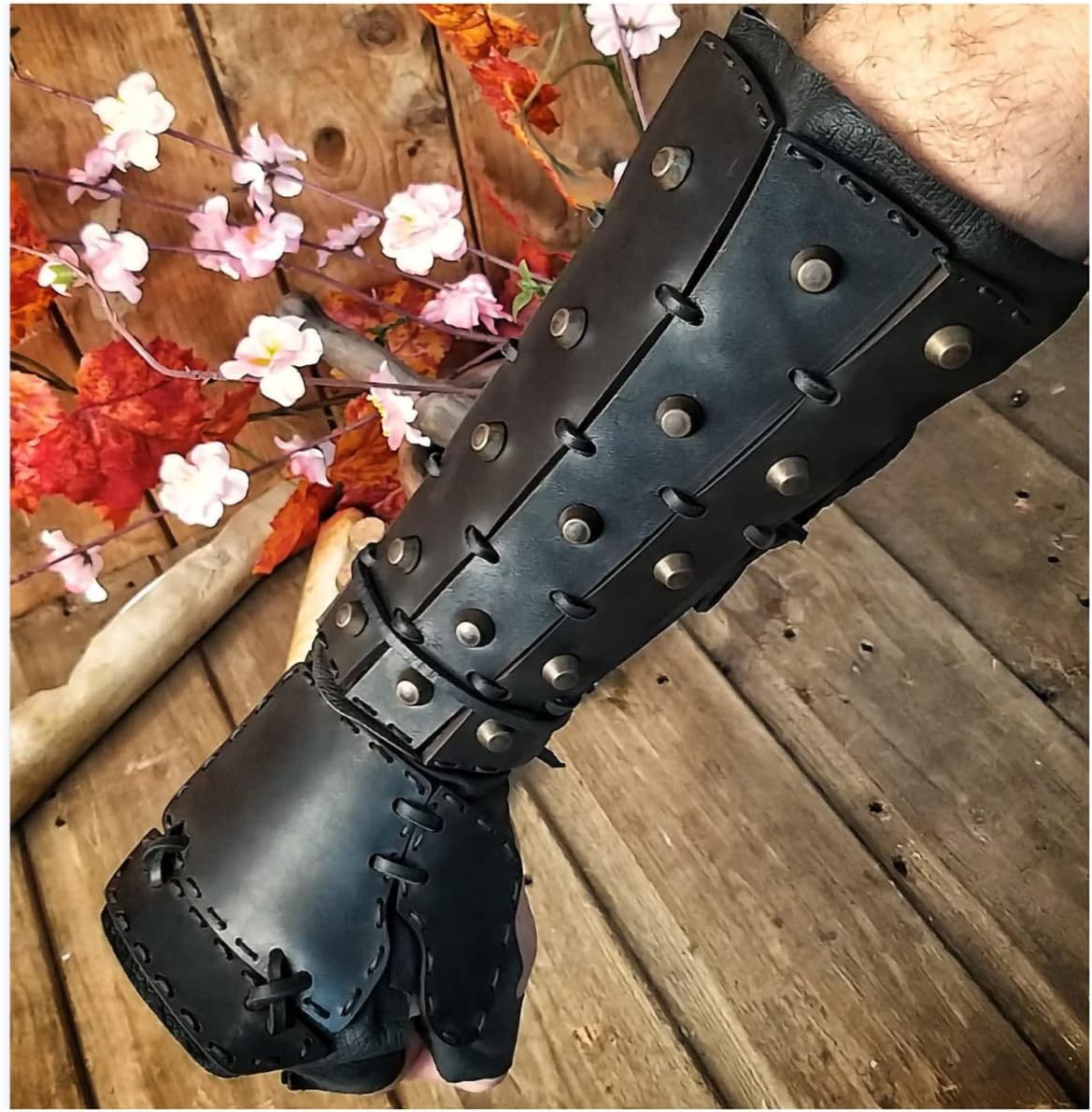 Mittelalterliche PU-Leder Armschienen - Ritter Cosplay Armschützer