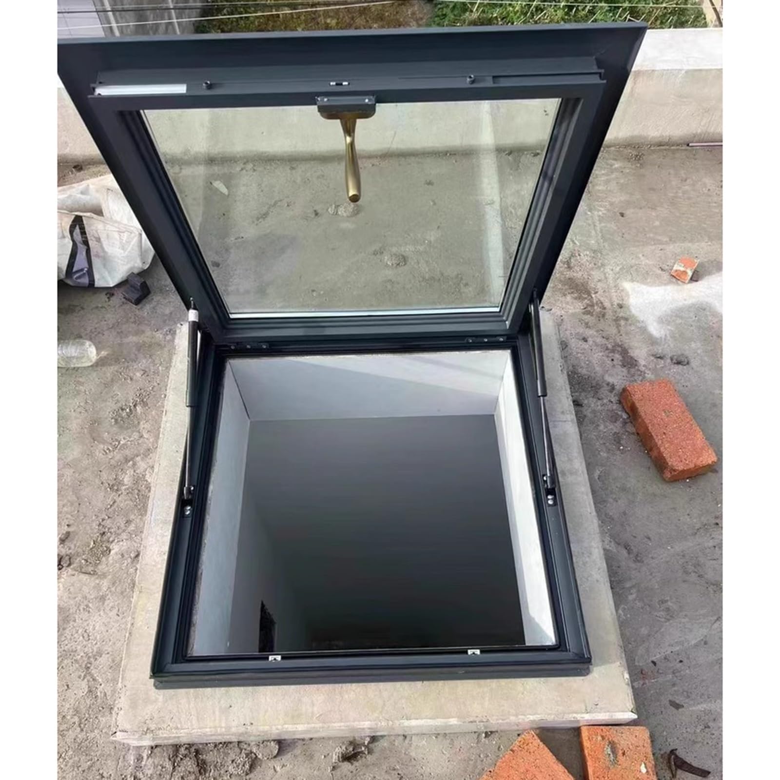 Skylights universales de techo de 72x72cm para solucionar la falta de luz en el sotano